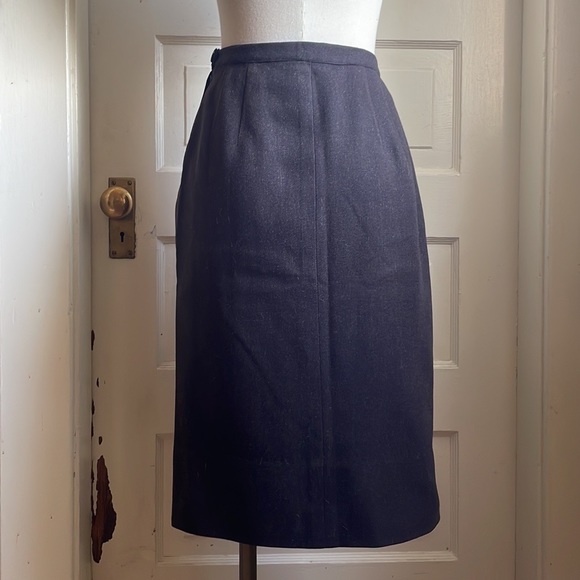 1940’s Chocolate Brown Wool Straight Skirt with X Design Details, Side Zip - Picture 5 of 15
